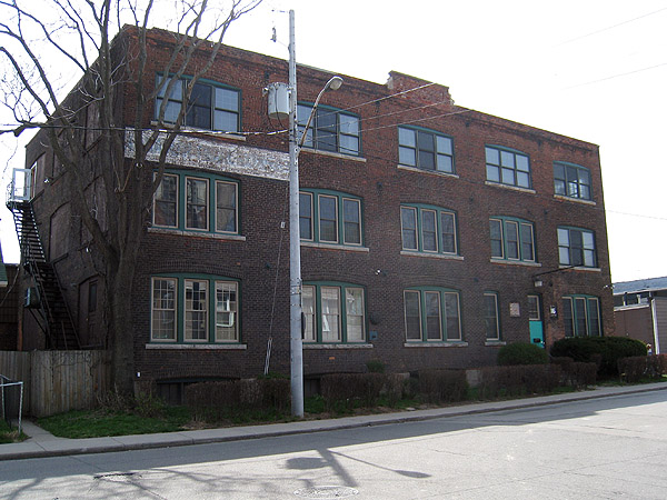 The Pearl Company on Steven Street